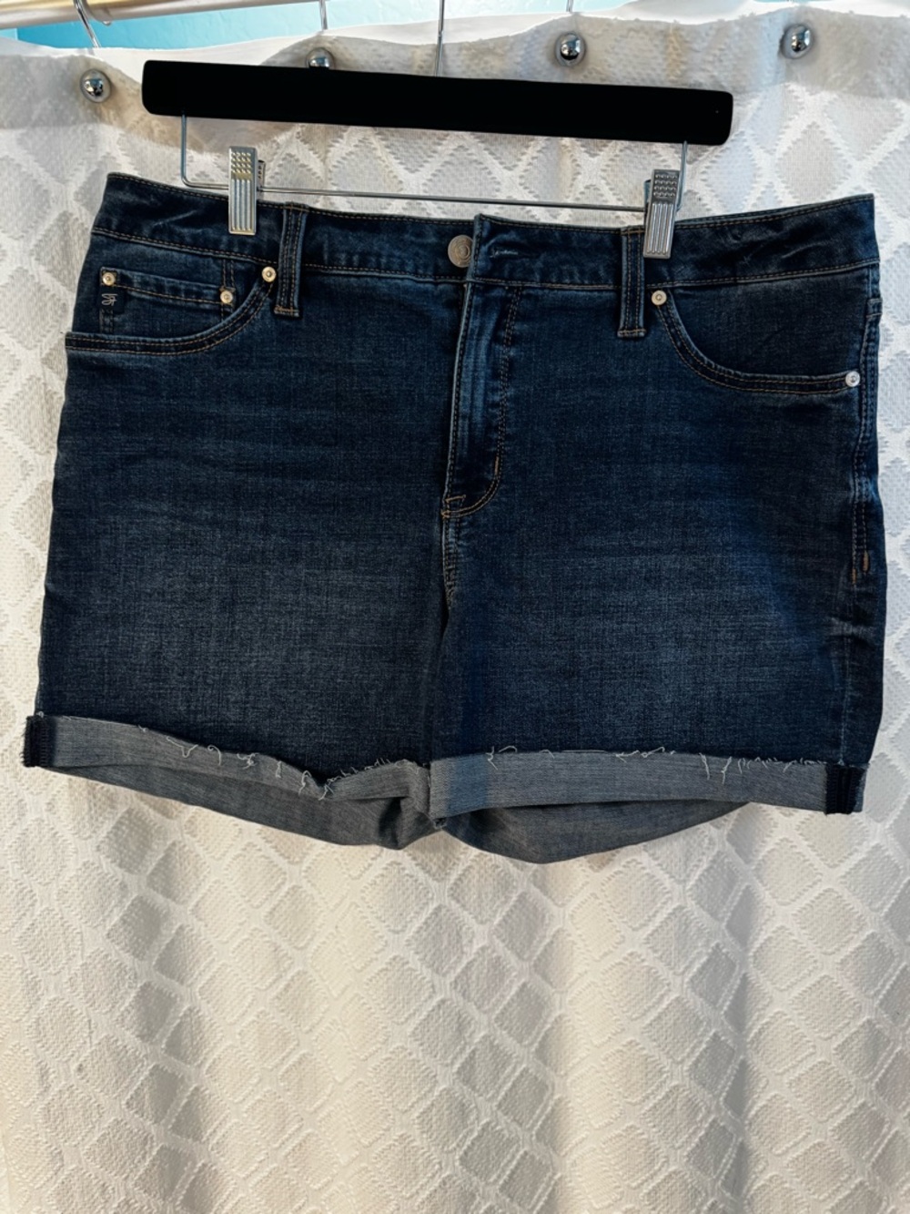 Seven7 Women's Denim Rolled Cuff Slim Fit Weekend Shorts